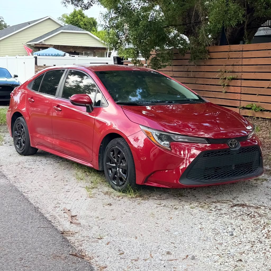 Toyota Corolla LE 2021 - vista 2